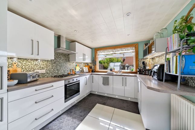 3 Munro Way, Livingston photo 4