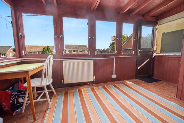 596, Leeds Road, West Yorkshire photo 4