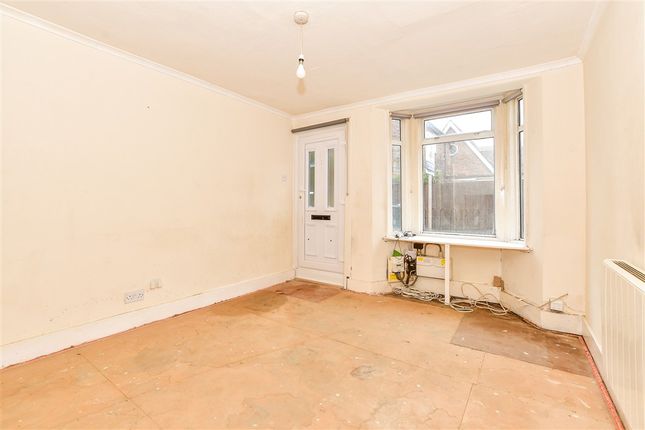 2-bed house on Mount Pleasant Hildenborough, Tonbridge, £295,000