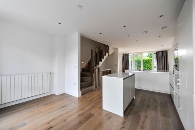 3, Ryan Close, London photo 4