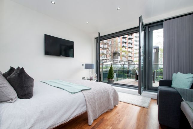 Studio to rent in Fairmont Avenue, Canary Wharf, London