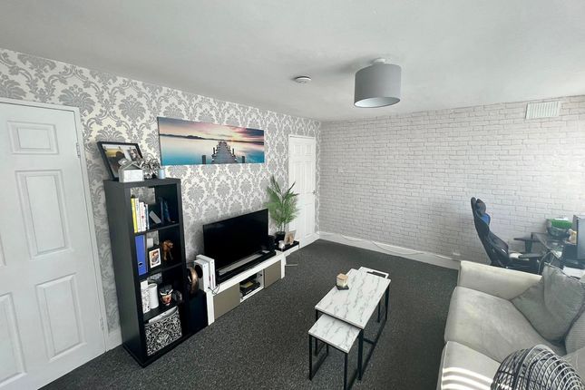 2-bed house on 34, COVENTRY, £900/mo