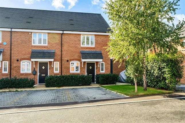 2-bed semi-detached on Phillips Drive, Shinfield, £425,000
