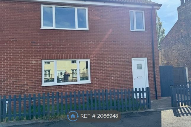 Thumbnail Semi-detached house to rent in Kings Road, Barnetby
