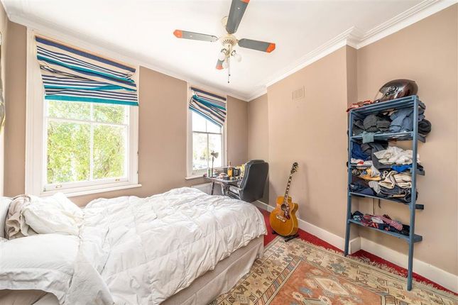 58, Edric Road, London photo 4