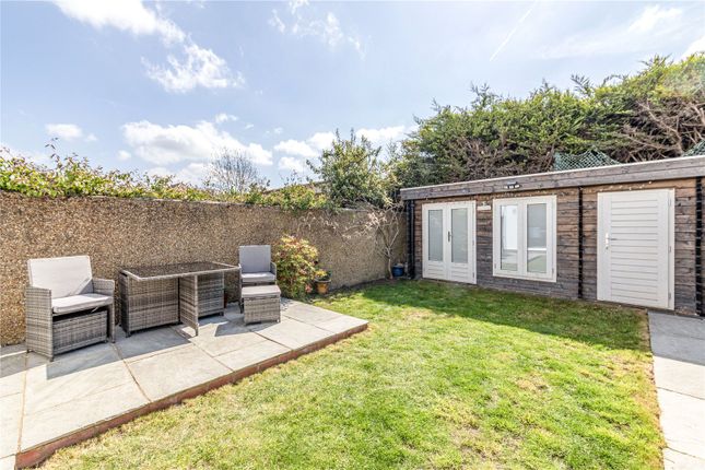 19, Caillard Road, West Byfleet photo 3