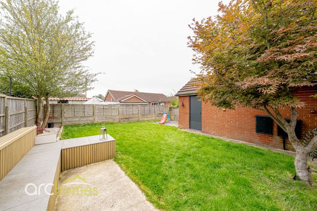 4b Hollins Road, Wigan photo 4