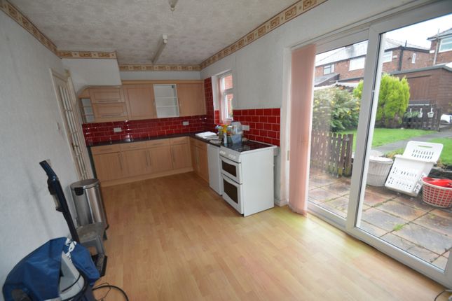 12, Burns Grove, Droylsden photo 4