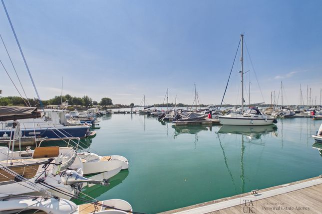 2, Sidlesham Close, Hayling Island photo 4