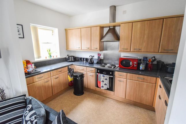 Flat for sale in Britannia Wharf, Bingley, West Yorkshire