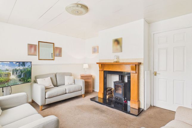 32 Whinbrooke, Gateshead photo 2