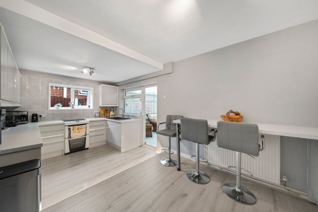 40 Arlington Drive, Leigh photo 5