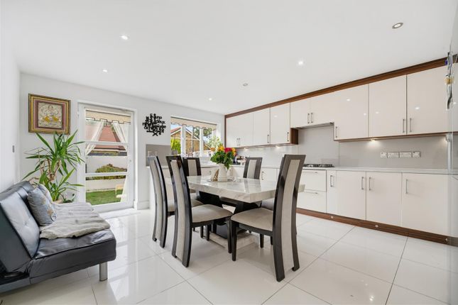 8, Corban Road, Hounslow photo 4