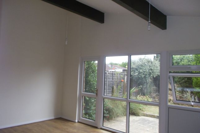 9, Bessemer Court, Blakelands photo 4