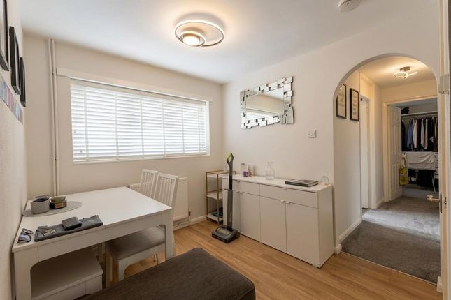 125, Rectory Wood, Harlow photo 4
