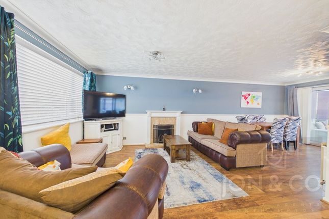 104, Reynard Way, Northampton photo 3