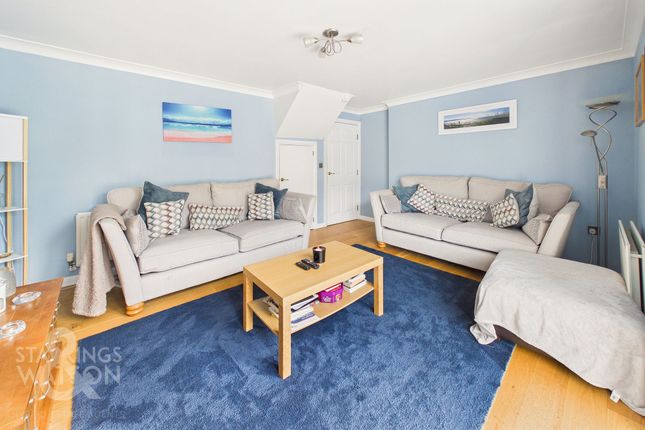 6 Joyce Way, Norwich photo 2