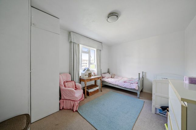 Flat 383 Sulivan Court,, Broomhouse Lane, London photo 4
