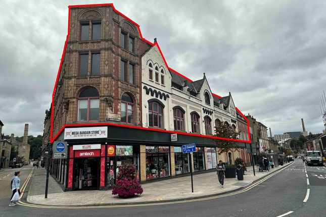 Leisure/hospitality to let in 1st, 2nd Floor, 104 St James Street, Burnley
