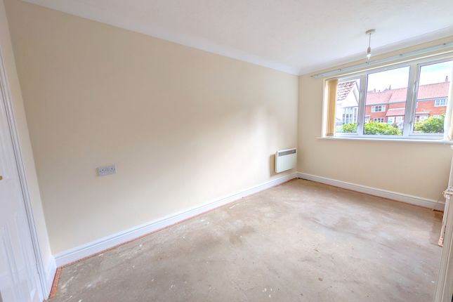 16, Sutton Court, Skegness photo 3