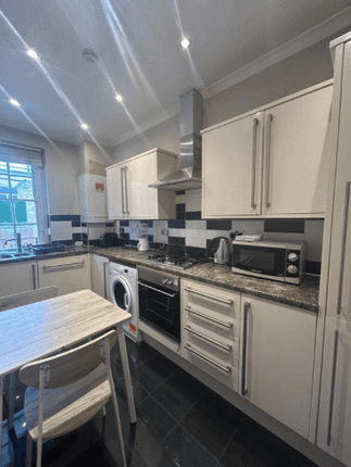 Double Room To Let, W2