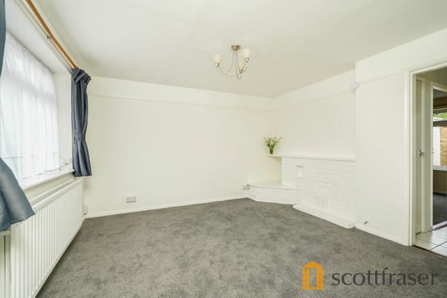 37, Kendall Crescent, Kendall Crescent photo 2