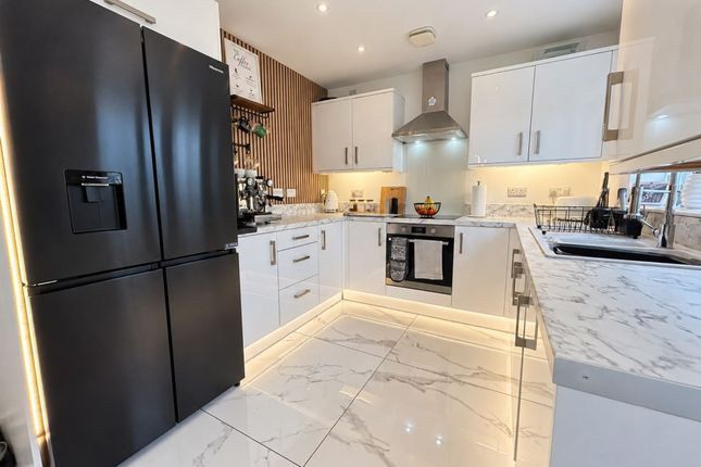 2 Skylark Way, Darwen photo 3