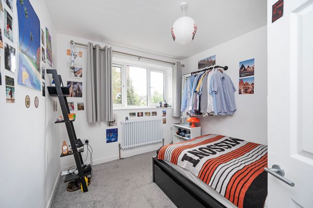 Stellman Close, Clapton photo 4
