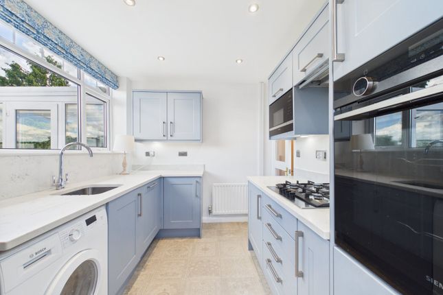 10, Chase Gardens, Binfield photo 5