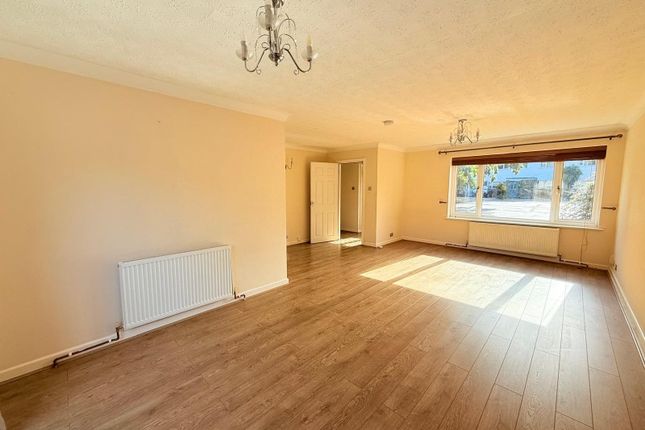 5, Brandon Close, Camberley photo 5