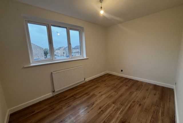 Mayfield Close, Carterton photo 4