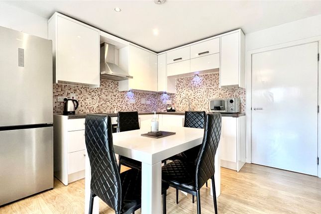 8, Gweal Avenue, Reading photo 4
