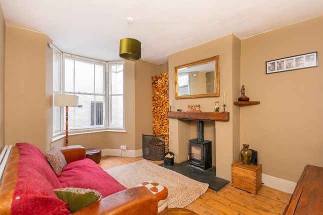 0A2Ths - Living Room E.Jpg