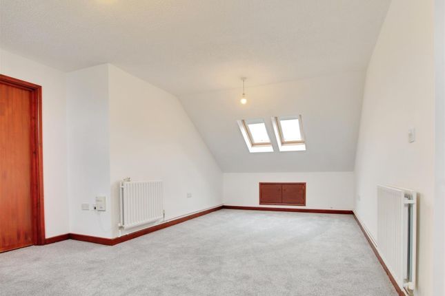 Flat 10, Brent Court, Boxworth End, Swavesey photo 3
