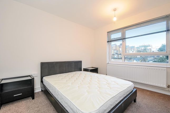 Flat to rent in Atney Road, London