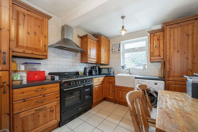 21, Upton Road, Hounslow photo 4