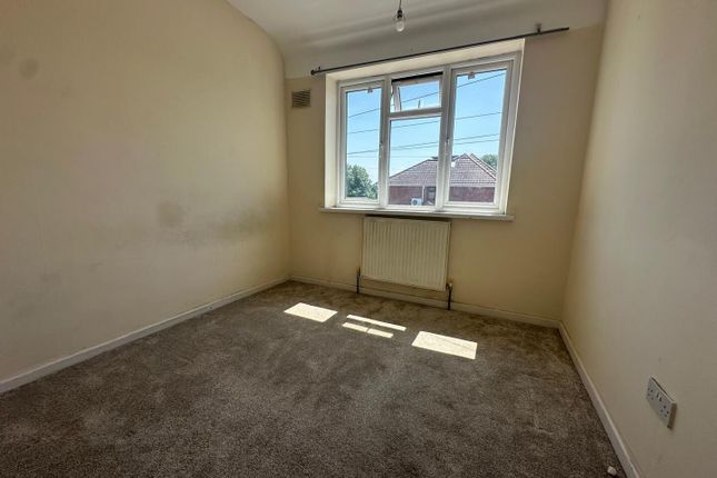 67, Coronation Road, Hayes photo 5