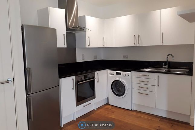 Flat, Admiral House Upper Charles Street, Camberley photo 4