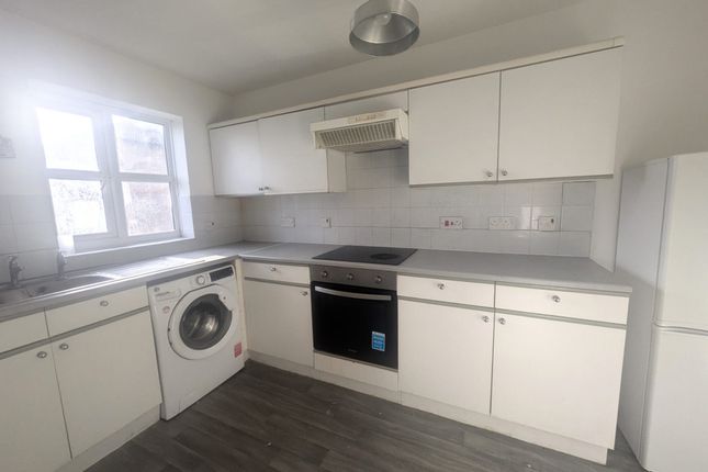 26 Chadview Court , Chadwell Heath Lane, Chadwell Heath, Essex photo 3
