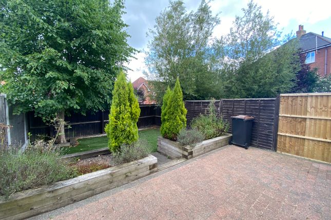 6, Golden Hill, Weston photo 2