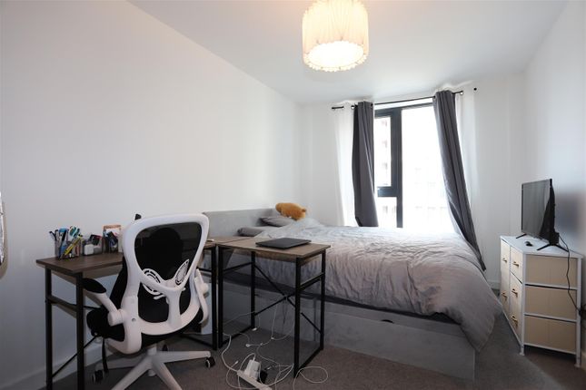 Flat for sale in Oldham Road, Manchester