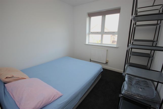 Bed 2.Jpg