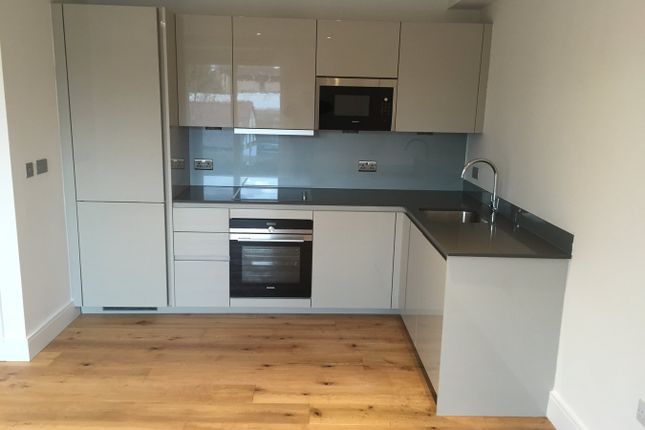 TWO, Checkline House, Darkes Lane, Potters Bar photo 2