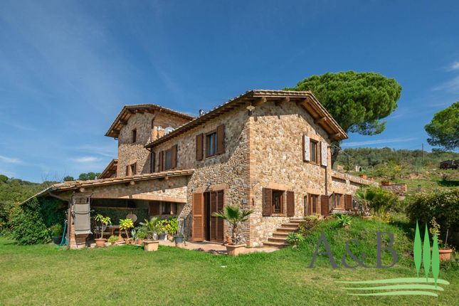 Thumbnail Country house for sale in Città Della Pieve, Città Della Pieve, Umbria