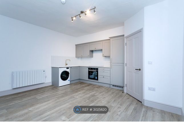 Flat   Well Street, Buckingham photo 3