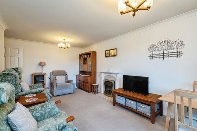 9, Hanbury Court, Thetford photo 4