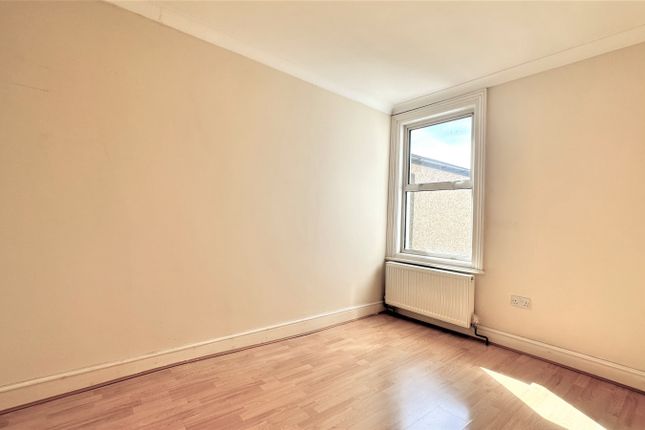 Flat for sale in Herga Road, Harrow, Middlesex