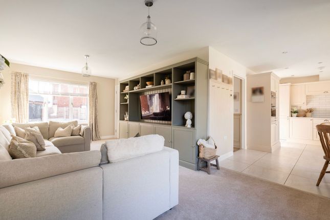 61 Sam Smith Way, Norwich photo 4