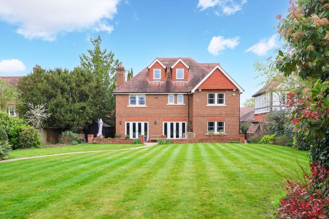 14, Beaconsfield Road, Esher photo 2