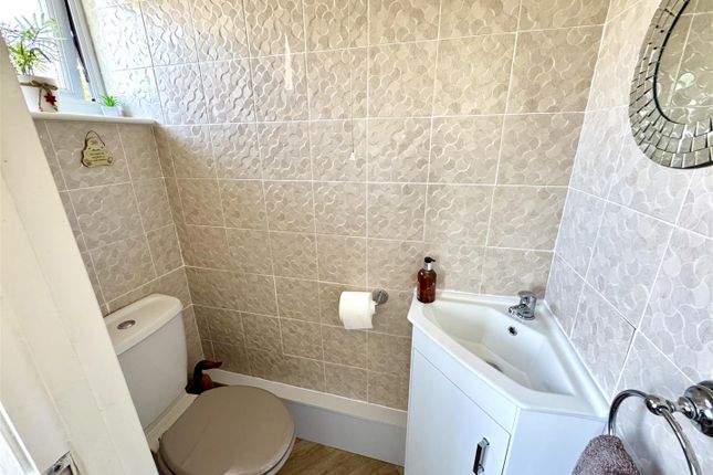 Cloakroom/WC